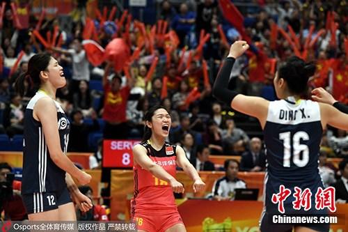 ͭ���չ٣�Ů������������ս�й���3��0��ʤ����