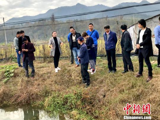 90󡱻չɱɡŮšֱũҵ