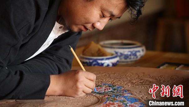 ͼΪֺΰΪƤɫܷ߹ͼ 