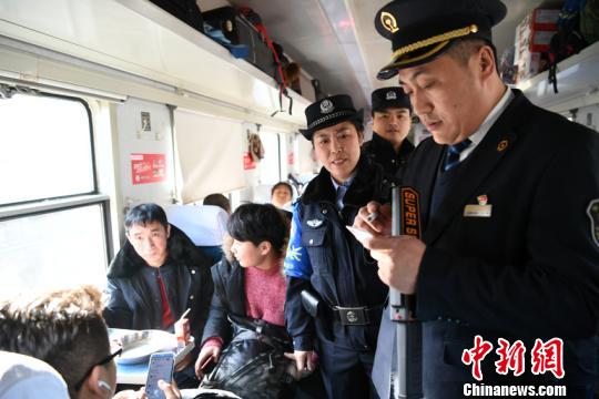 һĴ˹ŰɱϽػÿһڳᣬÿһλÿͶܰĳ˳ 