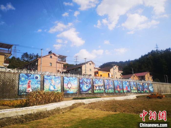 ��Ӫ��һ������ͯЦ�� ��