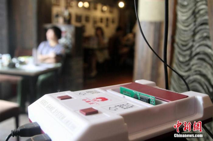 �ڽ����ϲ�һ�Ҹո���Ӫҵ��һ���µĻ���������������߿���С������Ϸ������״��С���顢�´�����˲͹ݵ�װ��Ʒ��������