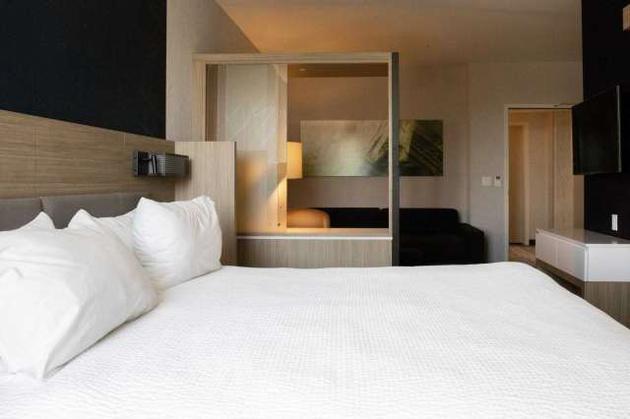 �ɽ�ɽΪ���˺����µ�һ���Ƶ귿��