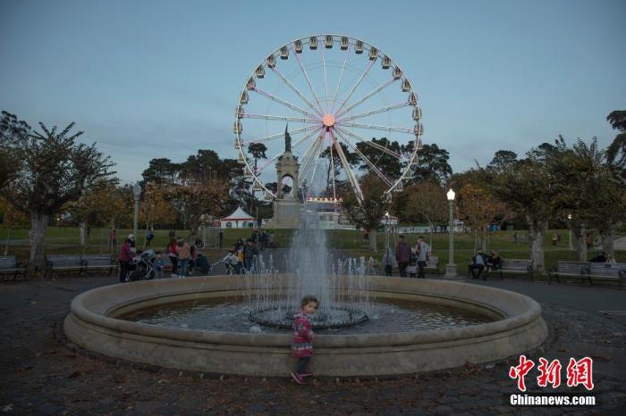 当地时间11月29日,美国加州旧金山金门公园里的摩天轮暂停运营。<a target='_blank' href='http://www.chinanews.com/'>中新社</a>记者 刘关关 摄 点击进入下一页