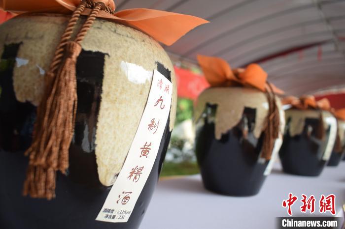 ����ͼ����������ɫ��Ʒ���������ض�Դ�� ��ͼ ��