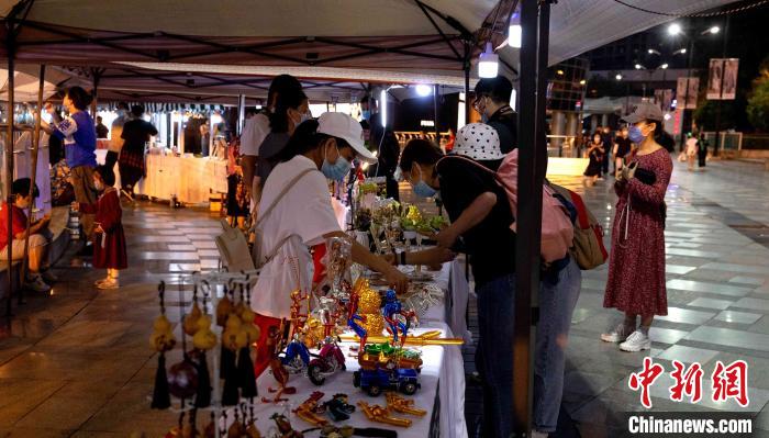 �人�����������Ѽ�22����ҵ�ۼ�������15��Ԫ