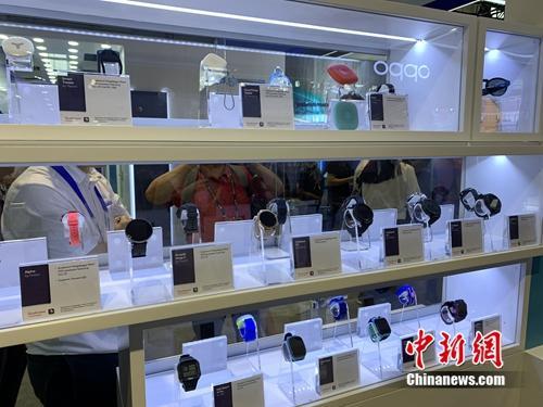 ����ͼ��5G�ն˲�Ʒչʾ��<a target='_blank' href='http://www.chinanews.com/' >������</a> ���� ��