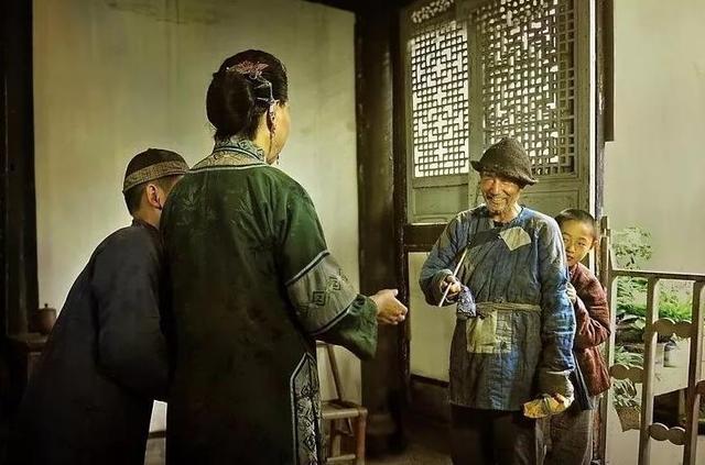 ³Ѹ����ʱ����顰������������ûǮ�β���������Ů�����Σ�