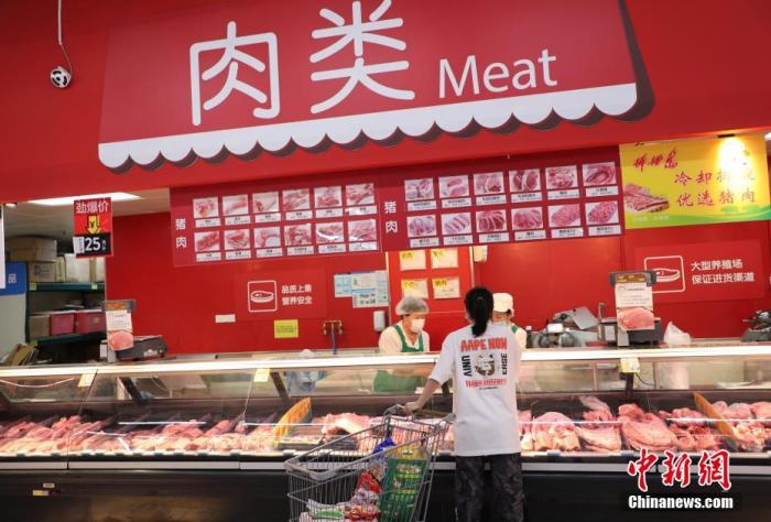 7��28�գ��ڴ����ж��ع���㳡�ֶ�����ˮǰ�꣬����Ĺ��ߡ������͡��⵰�̵Ȼ�Դ���㣬�г��۸񱣳��ȶ��� <a target='_blank' href='http://www.chinanews.com/'>������</a>���� ���� ��