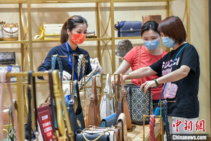 ��ʮһ�����ڹ˿�����˰��ѡ������������Ʒ� �� 