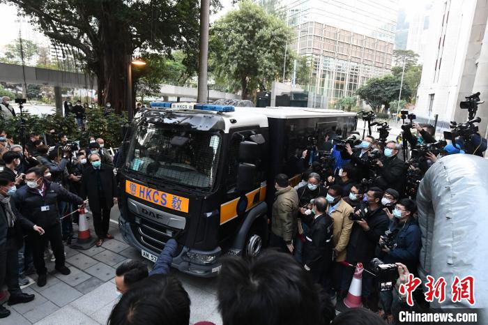 12��31�����磬����Ӣ��Ѻ������������־�� ��