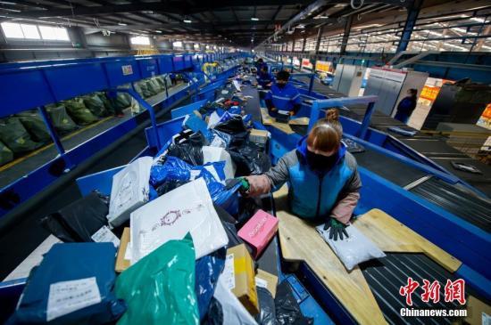 ����ͼ������ͨ���ɽ��ת�����ģ�Ա�����ſ��ַּ������<a target='_blank' href='http://www.chinanews.com/'>������</a>���� Τ�� ��