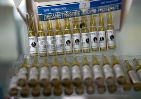 ����������̴��������ɱ���������COVID-19��֢���ߡ���Դ��EFE/Alamy