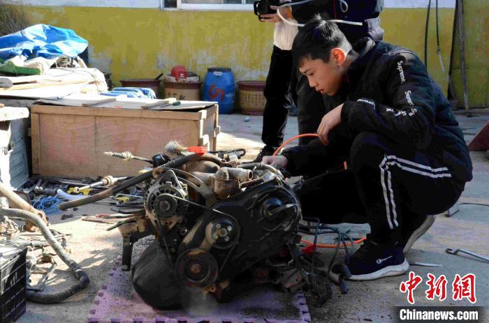 ����˶ÿ�εõ�һ������������������������ɾ��󣬲�����ά��������ʹ��״̬���������� ��