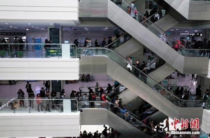 ����ͼ��ĳҽԺ����¥�� <a target='_blank' href='http://www.chinanews.com/'>������</a>���� ������ ��
