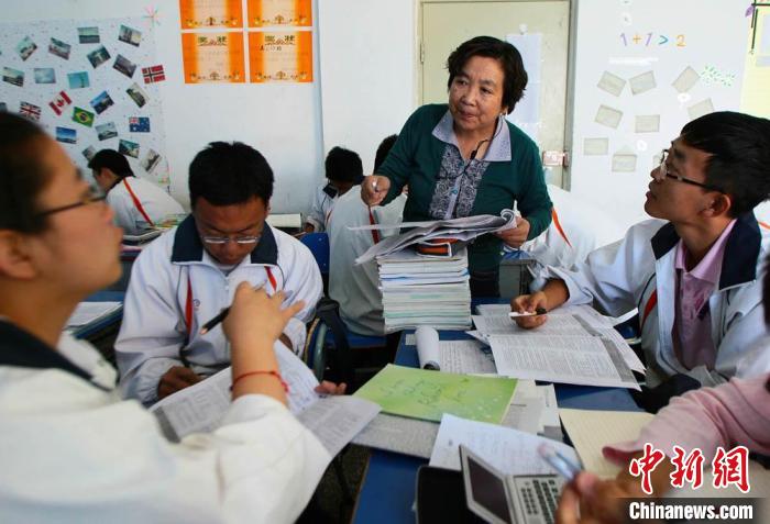 �ƹ����ڿ�����ָ��ѧ������С�����ۡ�(����ͼ) �Ƹ����й�ͼ