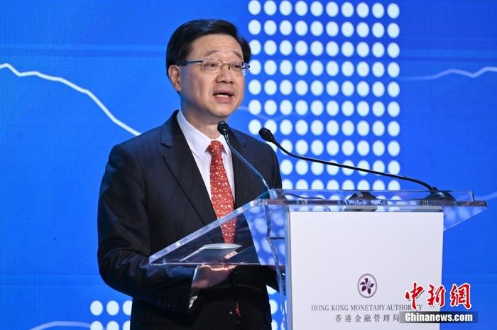 11��2�����磬�����������������ҳ��ڡ����ʽ�������Ͷ�ʷ�ᡱ��Ļ�շ��������ݽ�����ӭ��200λ����ȫ��Լ120����Ҫ���ڻ����Ĺ��ʼ������������ݰ����ۡ�����ʾ����۸������Ž�Ϊ��ͬ��������ش��̻��� <a target='_blank' href='/'>������</a>���� ��־�� ��