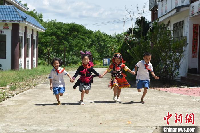 ��ѧ���4��ѧ��������С�� ��