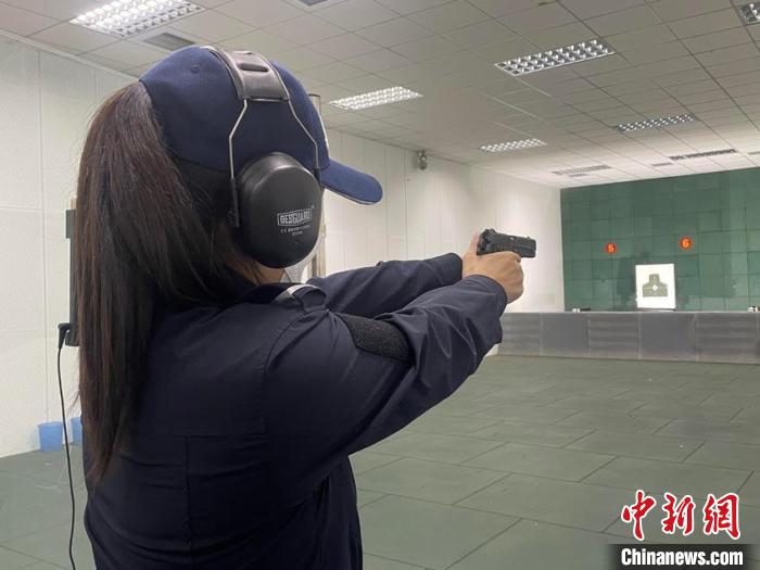 �߽���Z������Ů�ؾ�����ǹ��һ�ġ���������