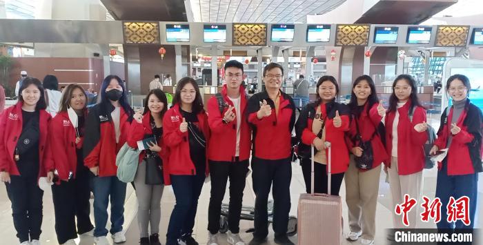 ͼΪӡ����ѧ�����żӴ���ʻ�����������Ӱ���������� ��ͼ