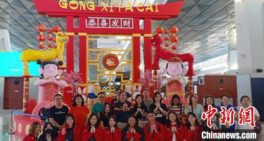 �й�����ͼΪӡ����ѧ�����żӴ���ʻ�����������Ӱ���������� ��ͼ