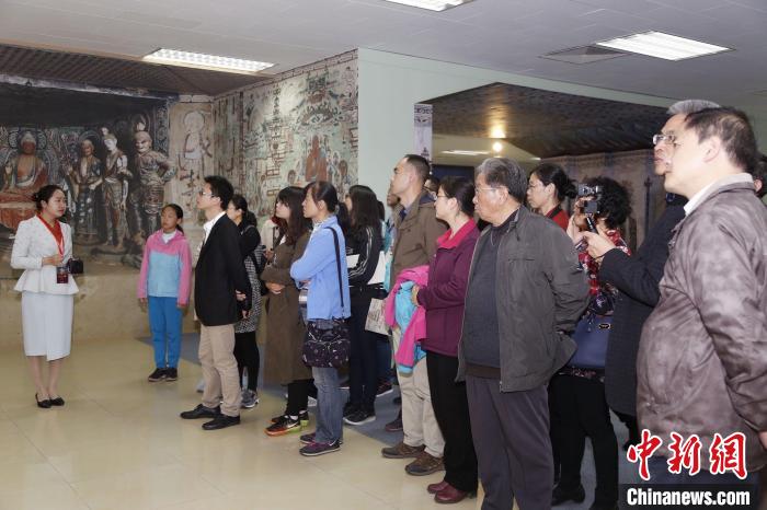 ��90��˫�ｲ��Ա���������£��ñڻ���˵����