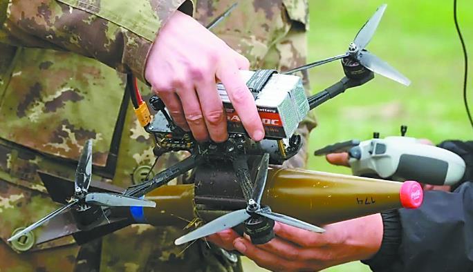 &nbsp;&nbsp;&nbsp;&nbsp;�����򵥵Ĵ�Խ���ڶ��ڳ�ͻ�еõ��㷺ʹ�á�