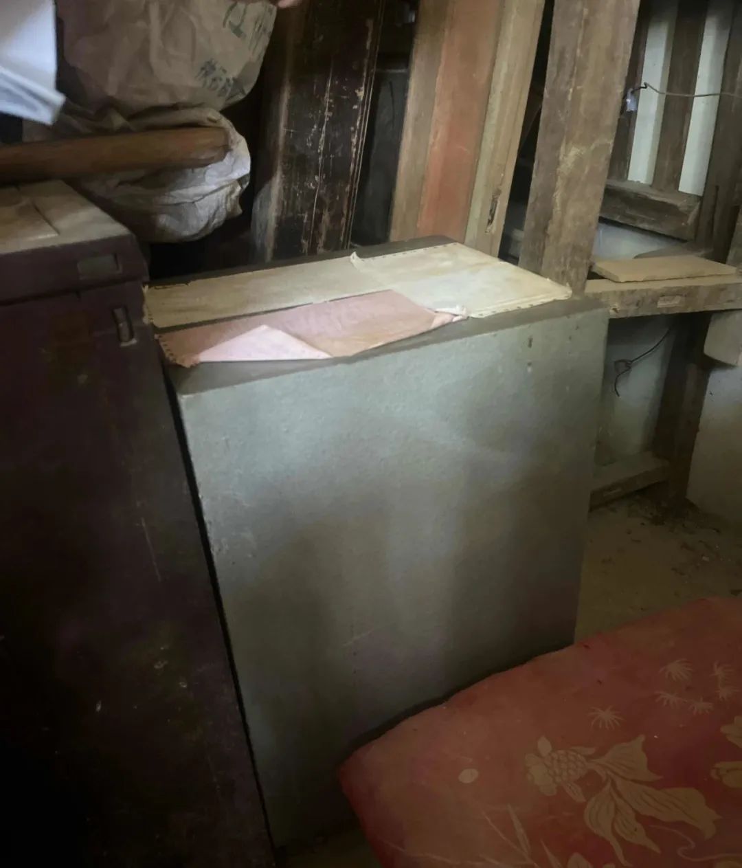 “策划了整整一年!”杭州一男子凌晨划船3小时进出公司,警方:刑拘